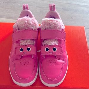Nike Pico 5 Fast N Furry Size 2.5 Girls Pink Velcro
